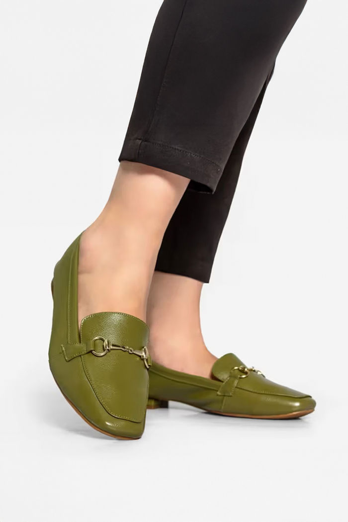 Mocassim Tradicional em Couro Verde
