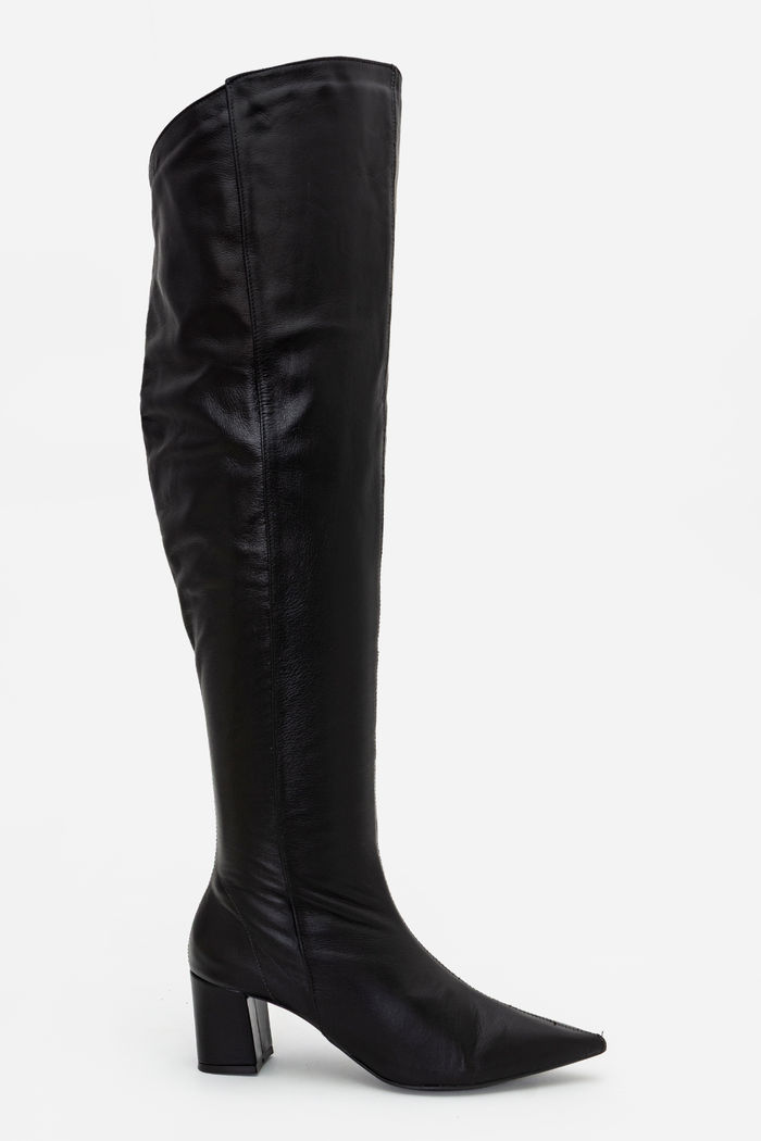 Bota Over em Couro com Salto Bloco Preta