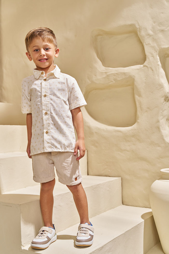 CONJUNTO CAMISA EM TECIDO BAMBOO BARCO A VELA E BERMUDA EM TECIDO POLYLINHO