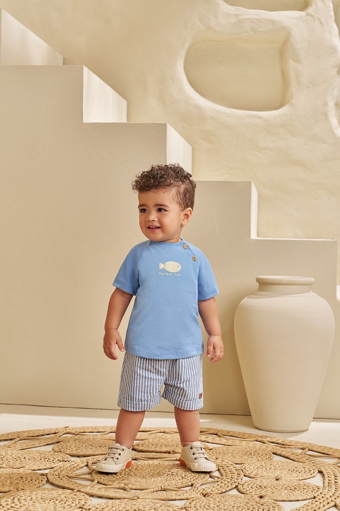 CONJUNTO T-SHIRT RAGLAN EM MEIA MALHA E SHORT EM TECIDO ECO CAMOMILA