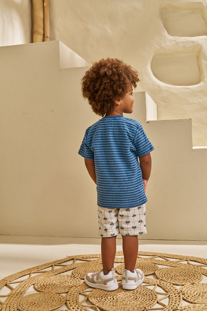 CONJUNTO T-SHIRT EM MALHA CORDA ESTONADA E SHORT EM MOLETINHO PASSEIO DE BIKE