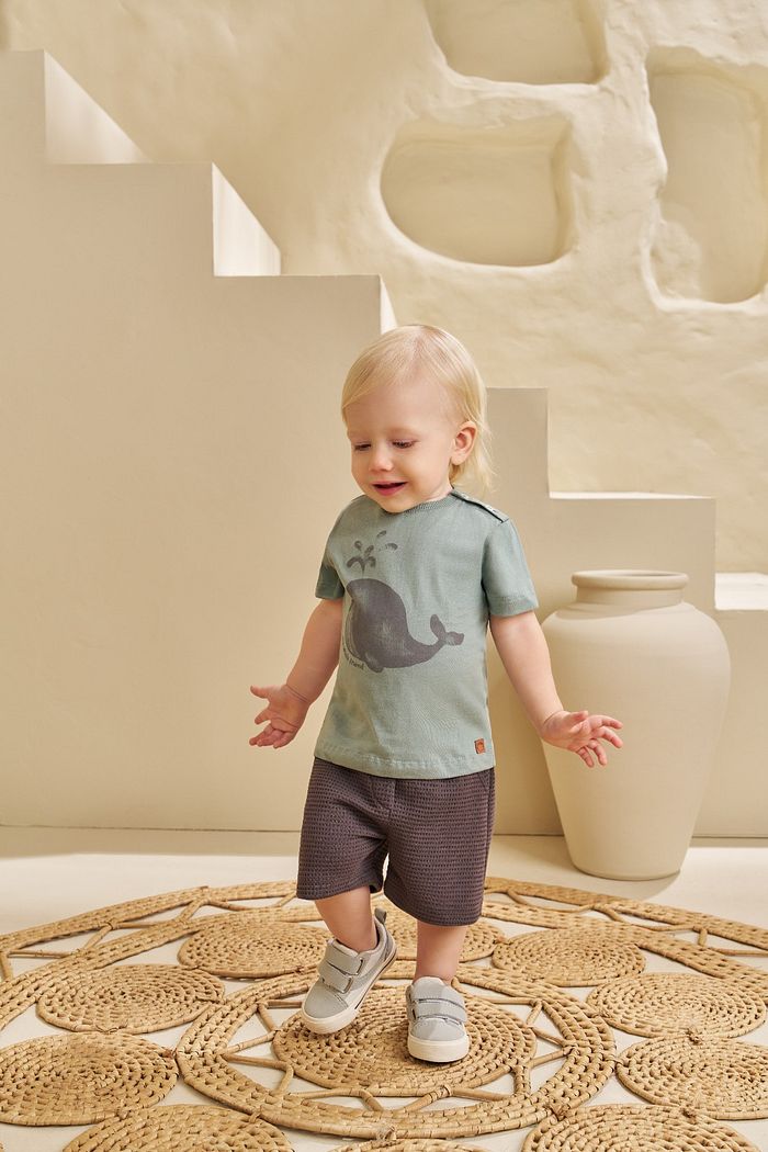 CONJUNTO T-SHIRT EM MEIA MALHA E SHORT EM MALHA WAFFLE