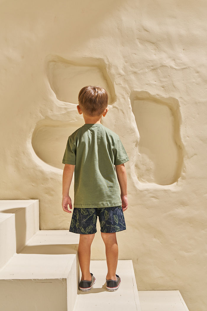 CONJUNTO T-SHIRT EM MEIA MALHA E SHORT EM TECIDO RAYON STAMP JOY