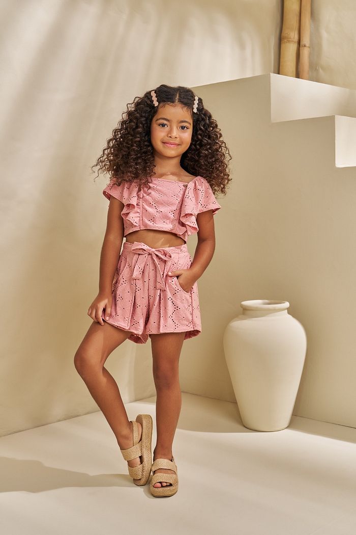 CONJUNTO CROPPED E SHORTS EM LAISE