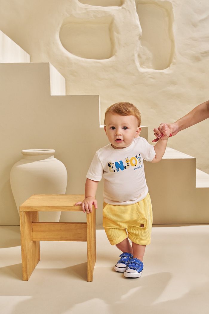 CONJUNTO T-SHIRT EM MEIA MALHA E SHORT EM JACQUARD ONDULÊ