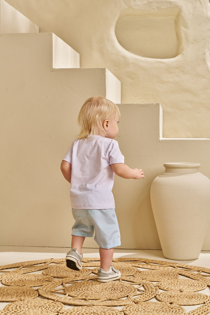 CONJUNTO T-SHIRT EM MEIA MALHA E SHORT EM TECIDO STRIPE MIX