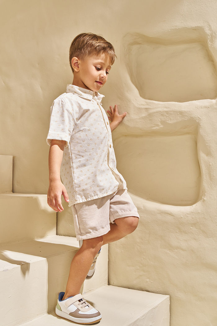 CONJUNTO CAMISA EM TECIDO BAMBOO BARCO A VELA E BERMUDA EM TECIDO POLYLINHO