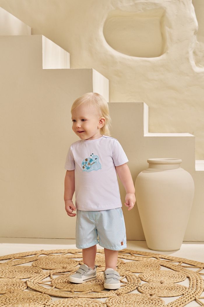 CONJUNTO T-SHIRT EM MEIA MALHA E SHORT EM TECIDO STRIPE MIX