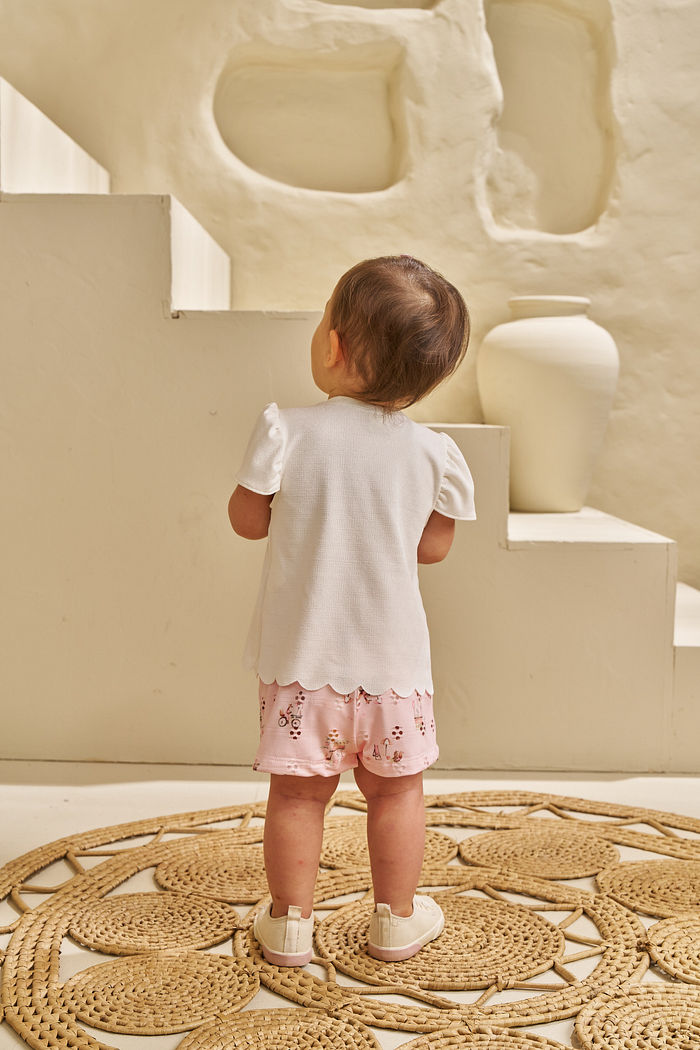 CONJUNTO BLUSA EM PONTO ROMA E SHORTS EM LAISE VOYAGE