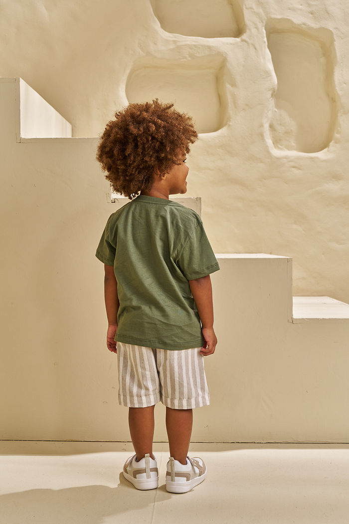 CONJUNTO T-SHIRT EM MEIA MALHA E SHORT EM TECIDO ECO BAMBU