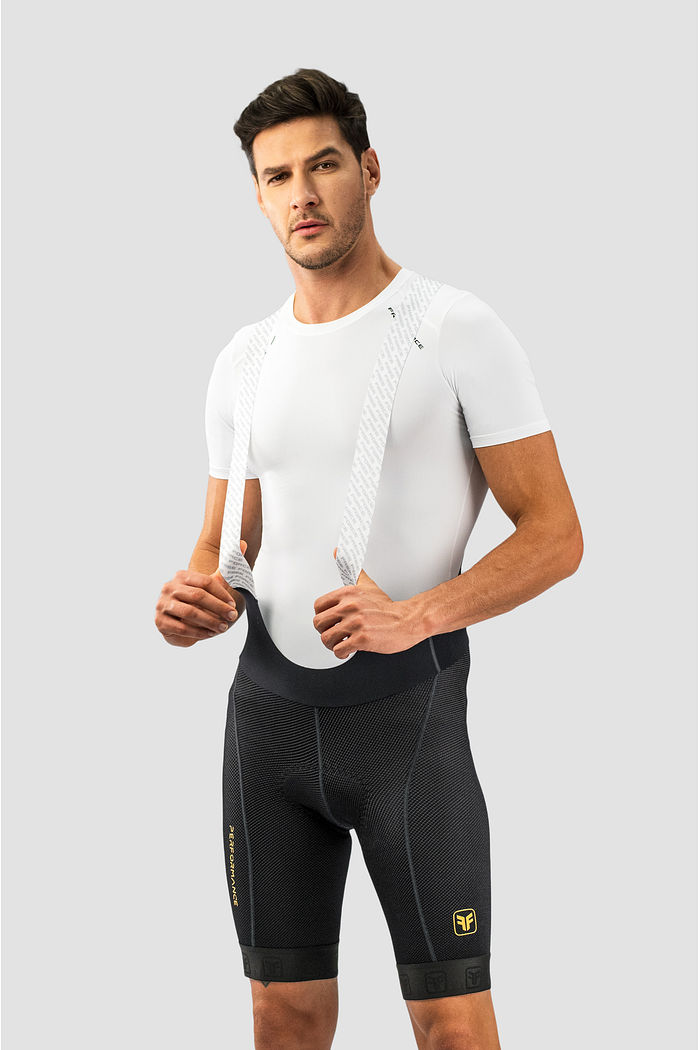 O Bretelle Masculino Performance Free Force foi desenvolvido pensando em velocidade e alto rendimento, peças produzidas com tecido carbon e forro Invert Air Gel com sua alta tecnologia em conforto, proporcina até 10h de pedal confortável. 