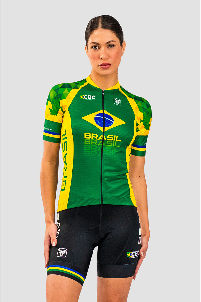 Com a Camisa Ciclismo Feminina Brasil Collection Free Force voce vive a experiência de se equipar como os atletas de elite do Campeonato Mundial de Ciclismo em Glasgow, na Escócia.    Produzidas com tecidos que oferecem proteção UV de UPF 50+ e durabilida