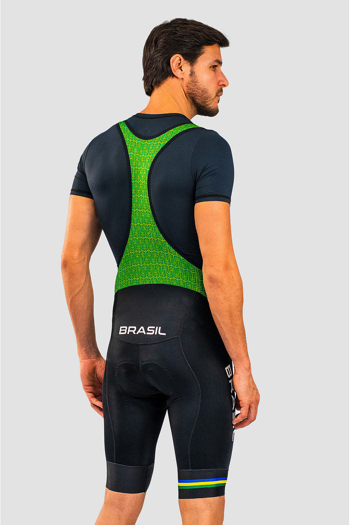 Com o Bretelle de Ciclismo Brasil Collection Free Force voce vive a experiência de se equipar como os atletas de elite do Campeonato Mundial de Ciclismo em Glasgow, na Escócia.      Com o forro Invert Air Gel esse Bretelle te propor...   