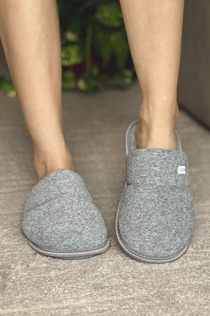 CHINELO PANTUFA CINZA