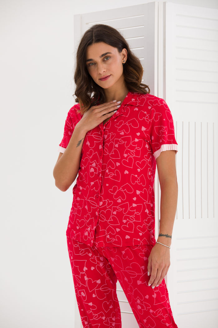 PIJAMA FEMININO AMERICANO MANGA CURTA COM CALÇA CORAÇÕES VERMELHO