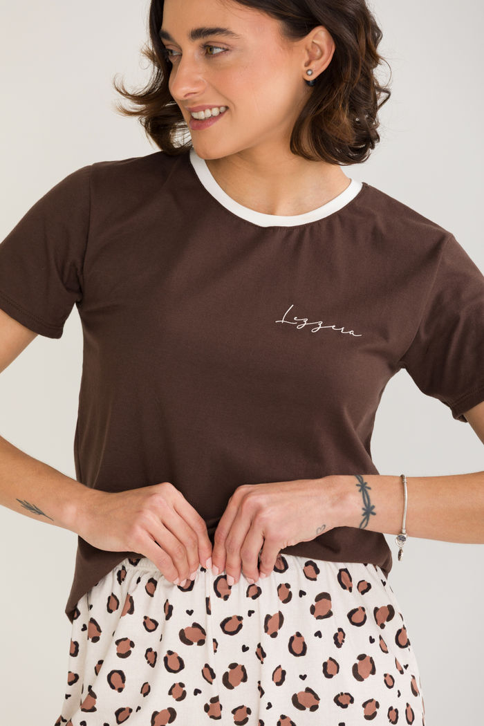 PIJAMA FEMININO MANGA CURTA MARROM E ONÇA