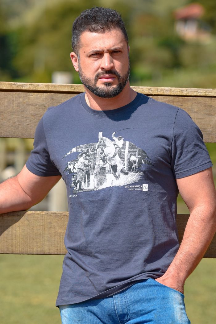 CAMISETA MASCULINA GINETEADA MARINHO - 1M92
