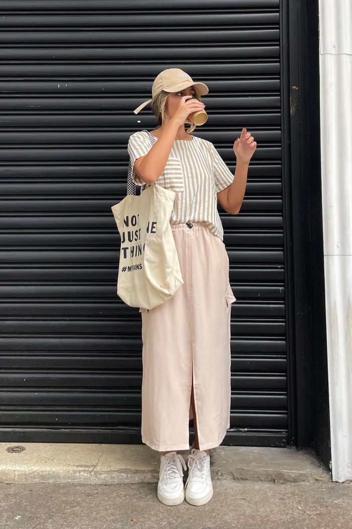 Saia Midi Cargo Fenda Alfaiataria Bege