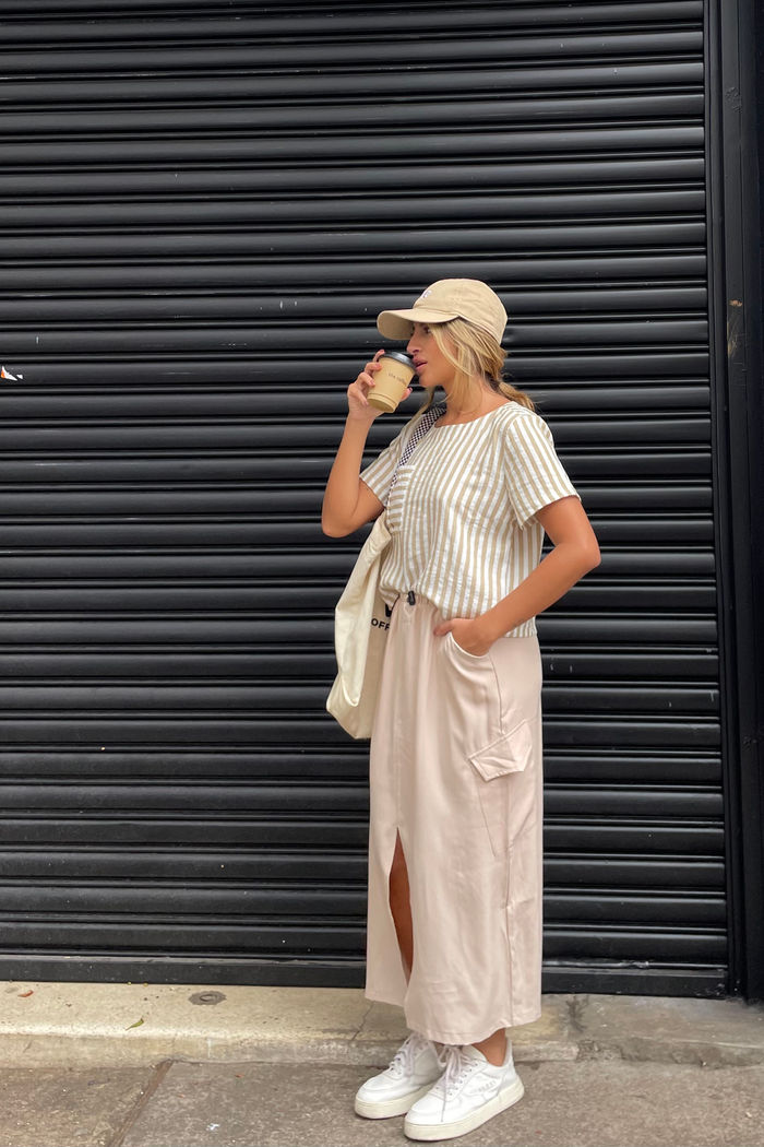 Saia Midi Cargo Fenda Alfaiataria Bege