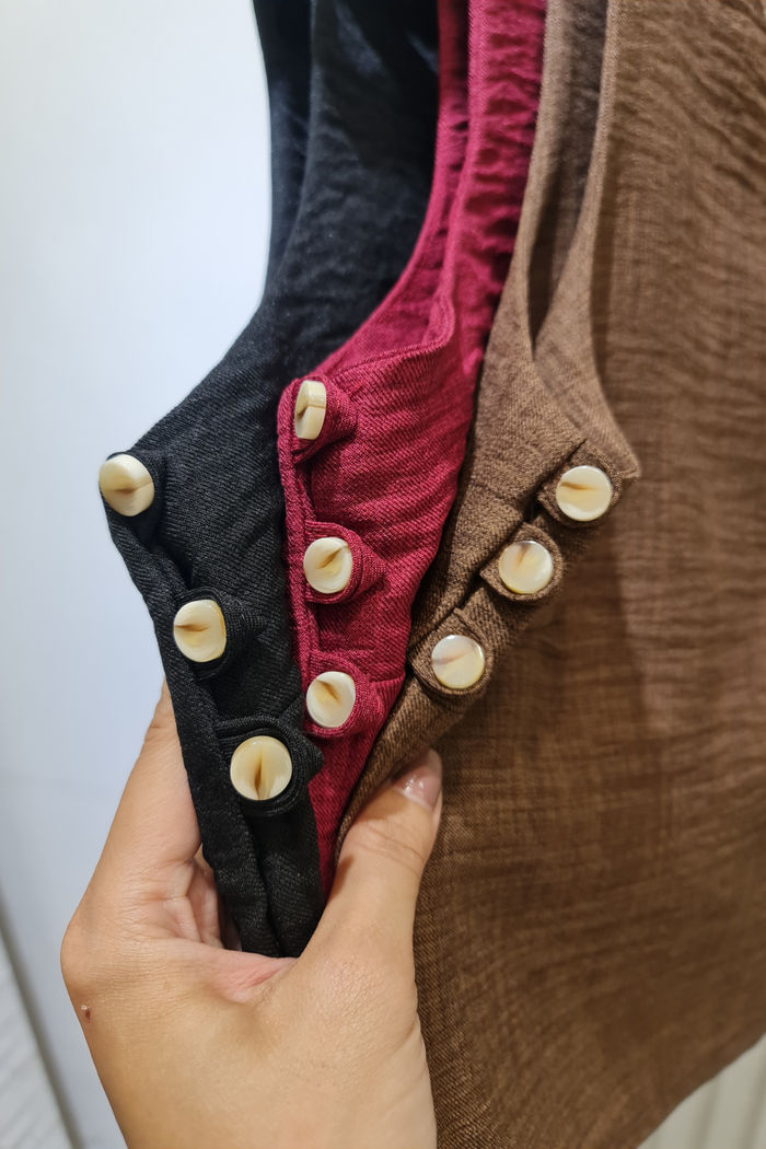 Blusa Regata com 7 Botões de Pé 3 Cores