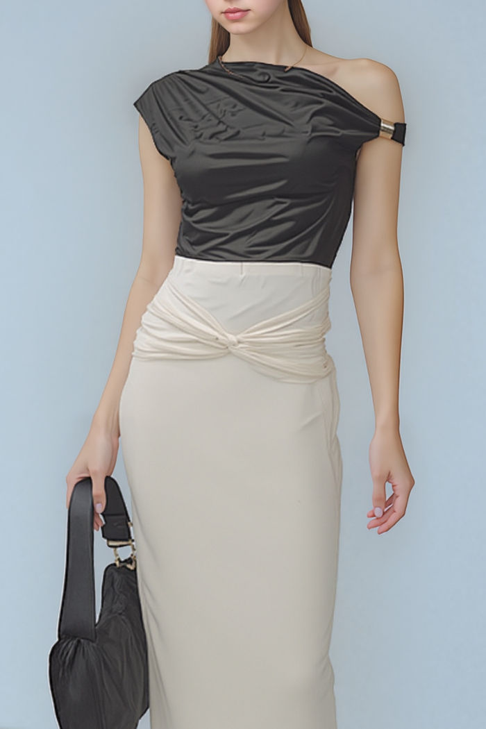 Blusa Suede Fivela Dourada Preto