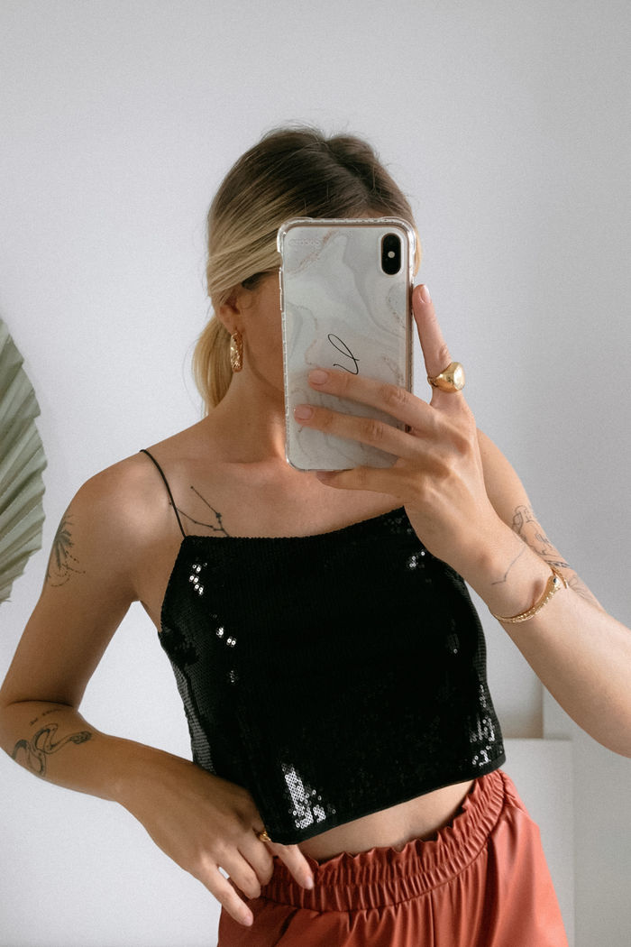 Alicnha Paetê Cropped Preto