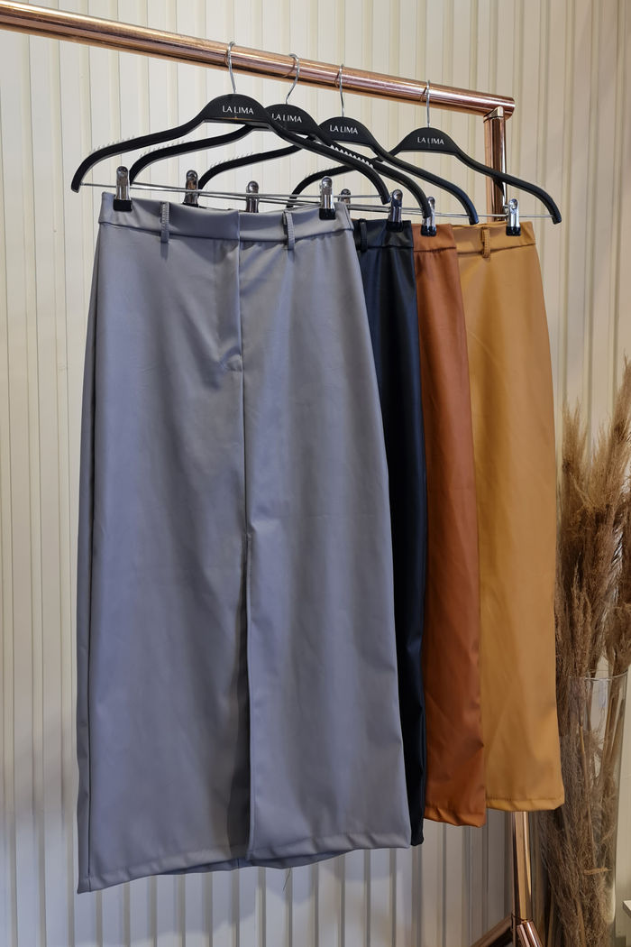 Saia Midi de Courino com Fenda Frontal