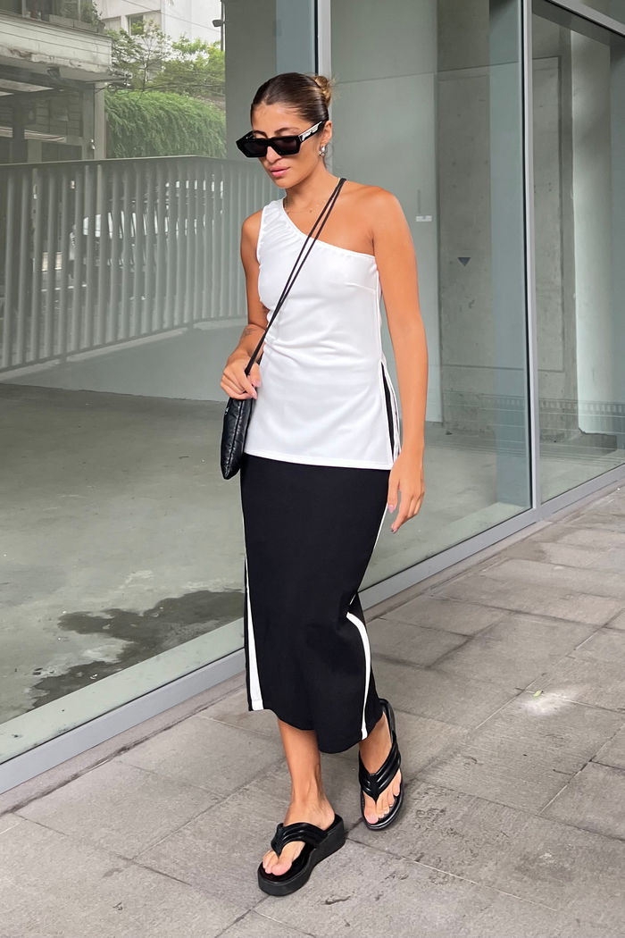 Saia Midi Justa Preto e Branco