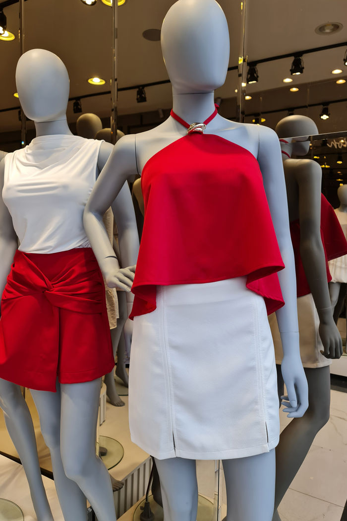 Blusa Decote Alto com  Fivela Dourada 3 Cores