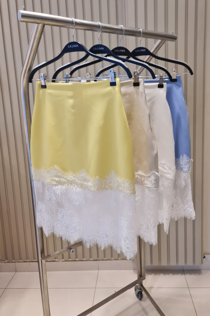 Saia de Alfaiataria com Renda Chantilly 4 Cores