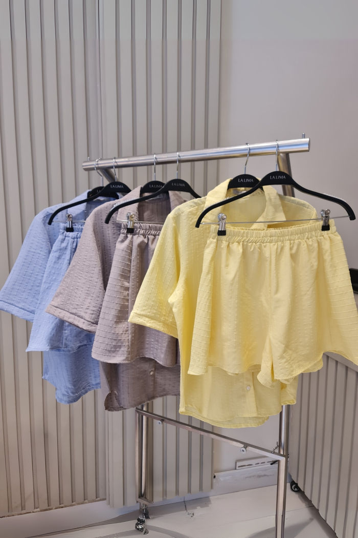 Conjunto Short e Camisa Oversized em Listras Bordadas 3 Cores