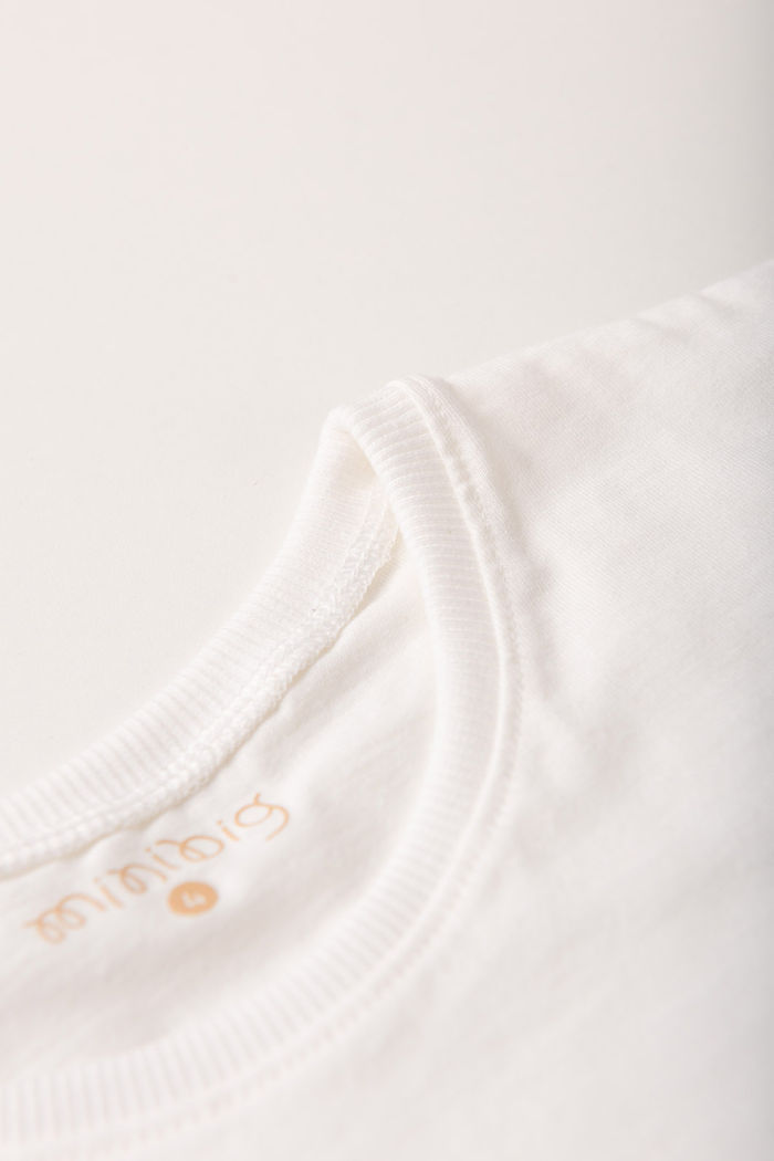 Conjunto Menina Blusa Box Manga Curta Off Natural e Saia com Shorts Azul Anil