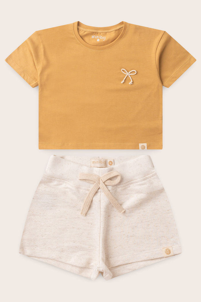 Conjunto Menina Blusa Box Manga Curta Amarelo Âmbar e Shorts Off Natural