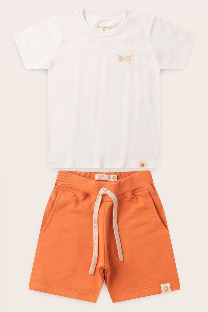 Conjunto Menino Camiseta Off Natural e Bermuda Laranja Tangerina