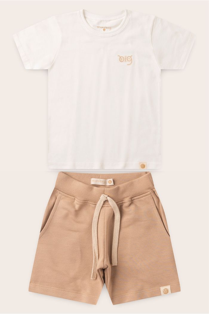 Conjunto Menino Camiseta Off Natural e Bermuda Bege Kraft