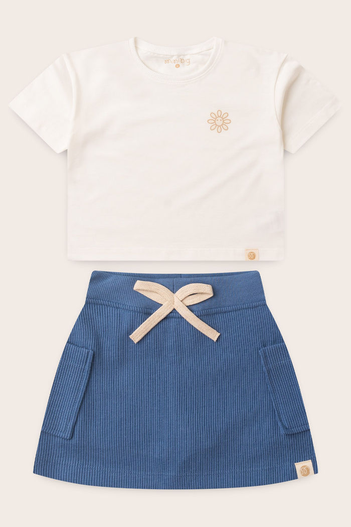 Conjunto Menina Blusa Box Manga Curta Off Natural e Saia com Shorts Azul Anil