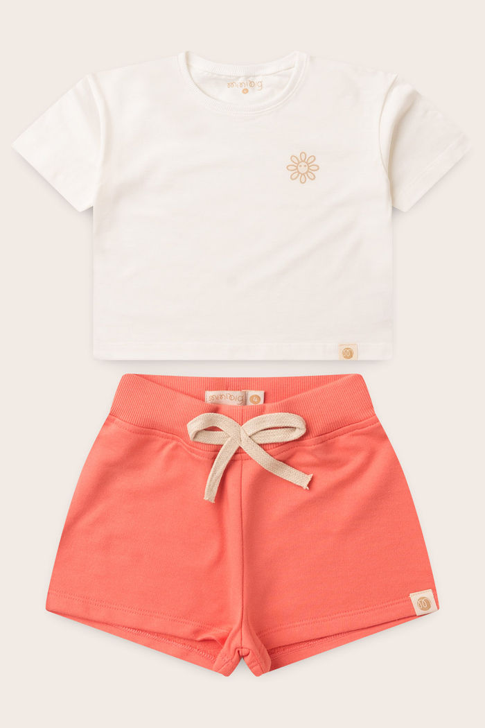 Conjunto Menina Blusa Box Manga Curta Off Natural e Shorts Rosa Coral