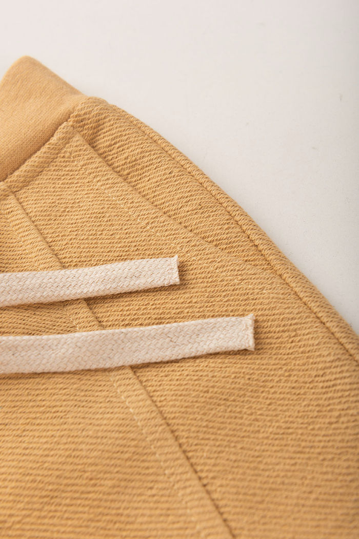 Calça Jogger Infantil Moletom Algodão Com Poliéster Sustentável e Tingimento Natural - Amarelo Âmbar