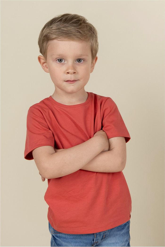 Camiseta Menino 100% Algodão - Vermelho Cedro