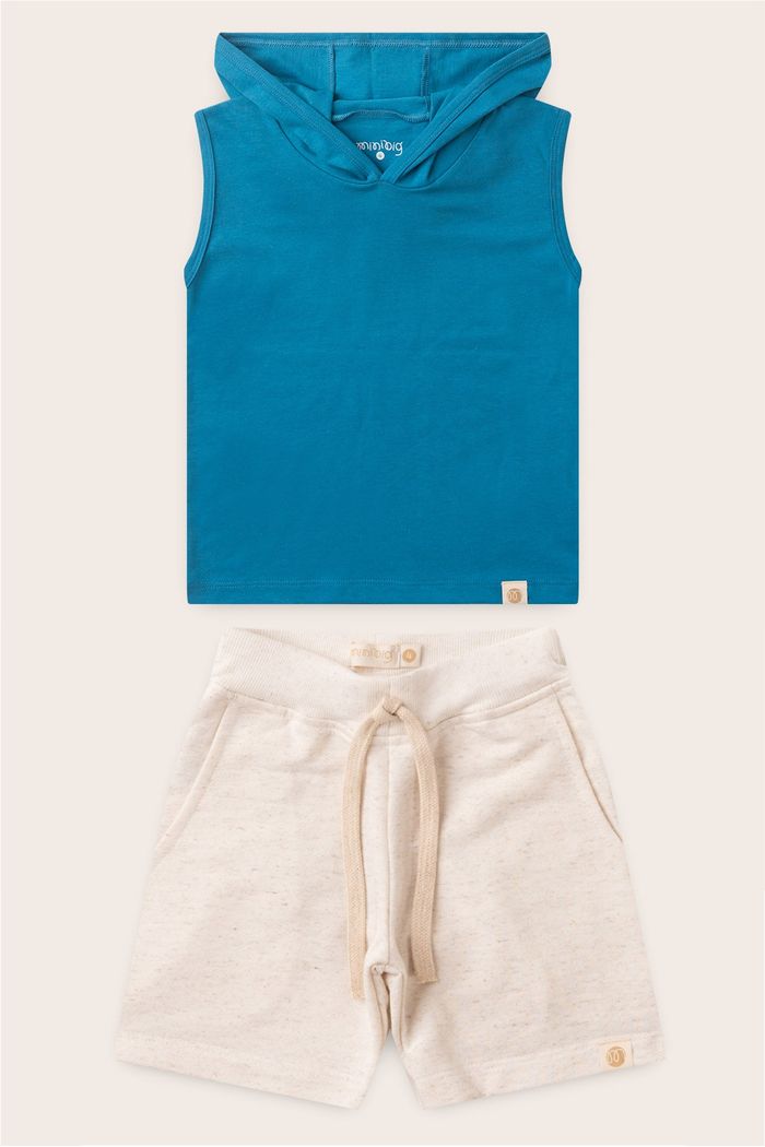 Conjunto Menino Regata Over com Capuz Azul Turquesa e Bermuda Off Natural