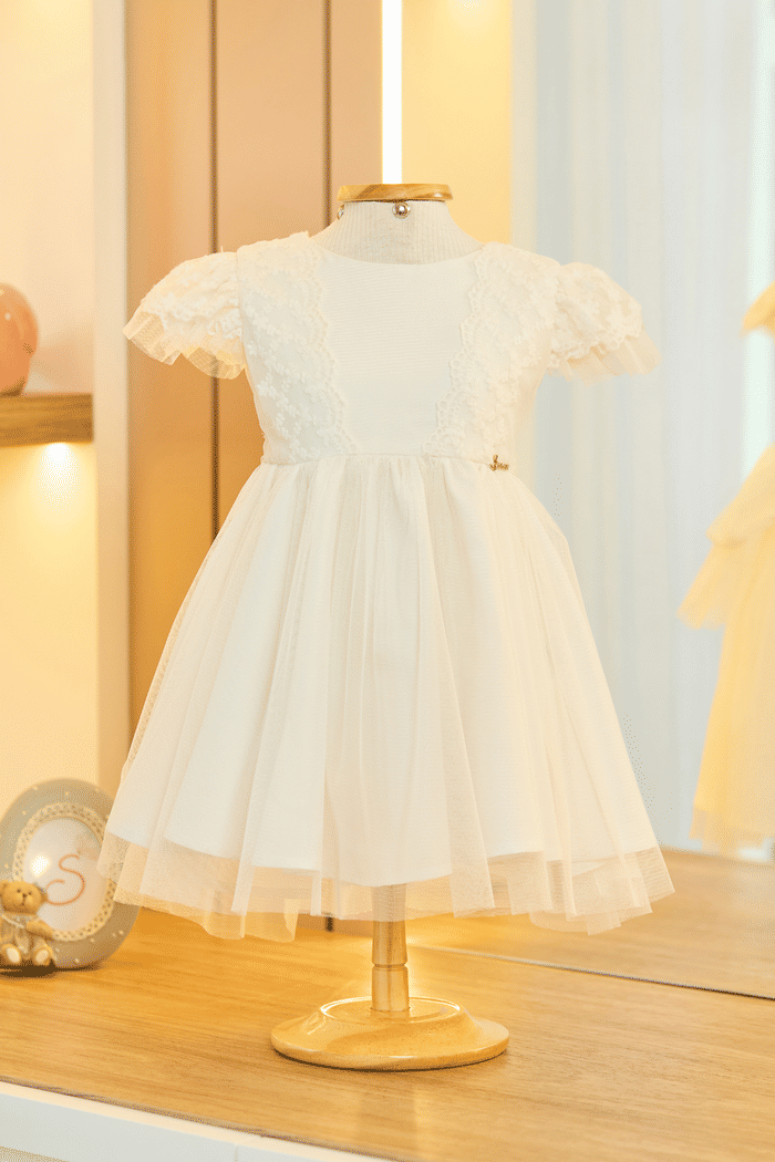 Vestido batismo de tule bordado