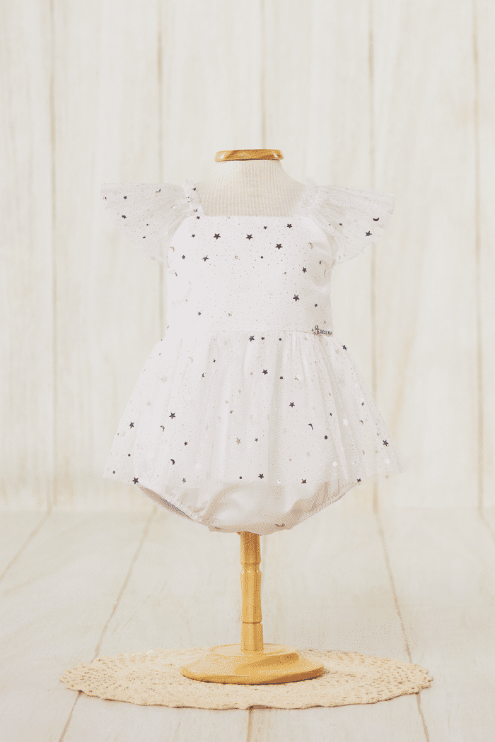 Macacão de tule com brilho