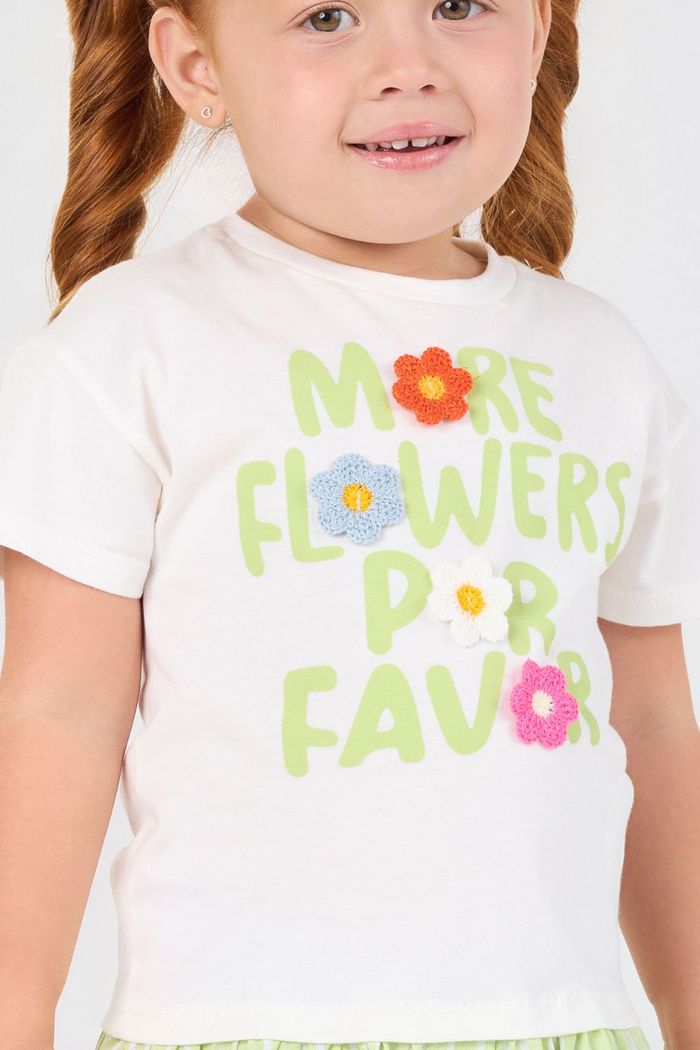 Vestido com silk detalhe de flores em crochê