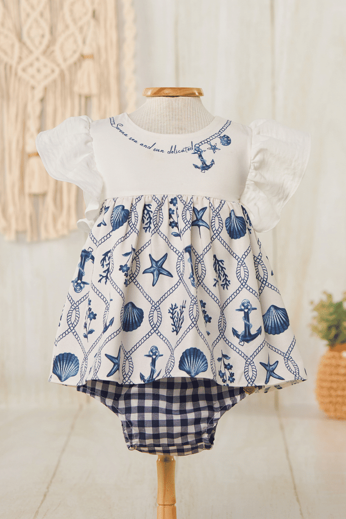 Conjunto com estampa náutica e xadrez