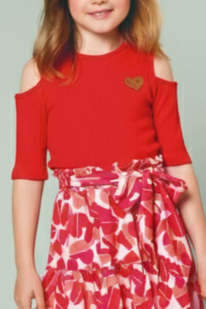 Conjunto manga curta e saia estampa de corações