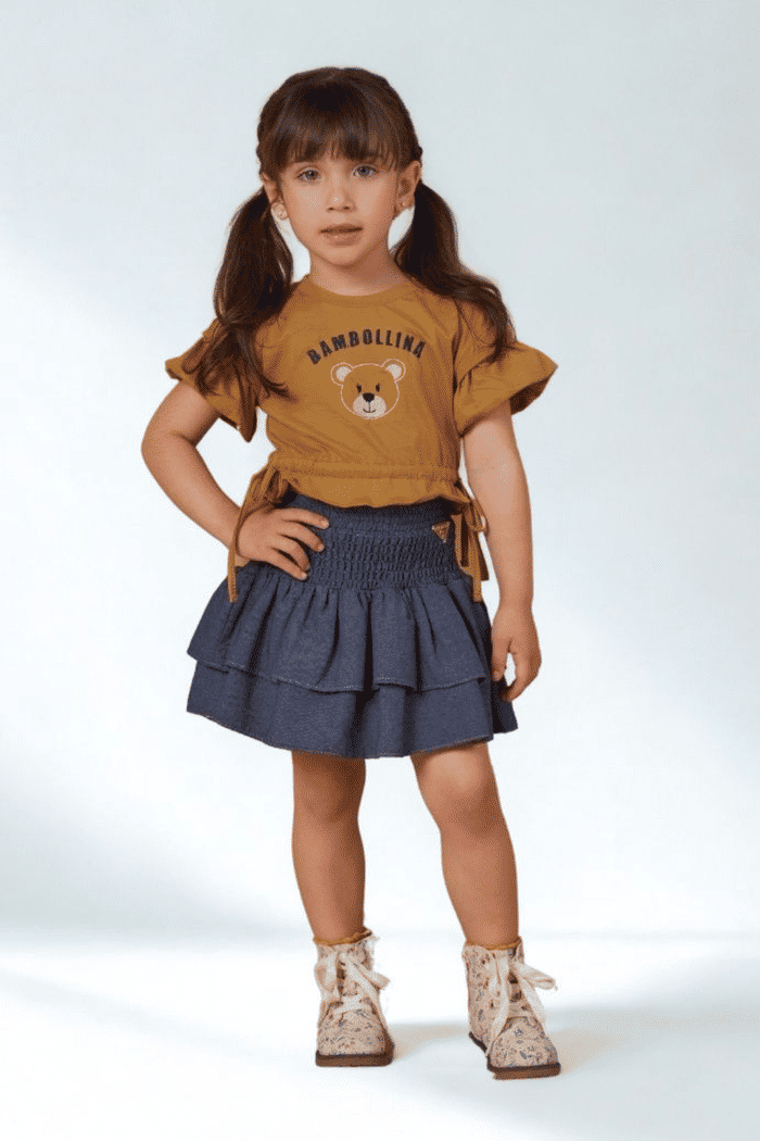 Conjunto blusa de malha e saia jeans