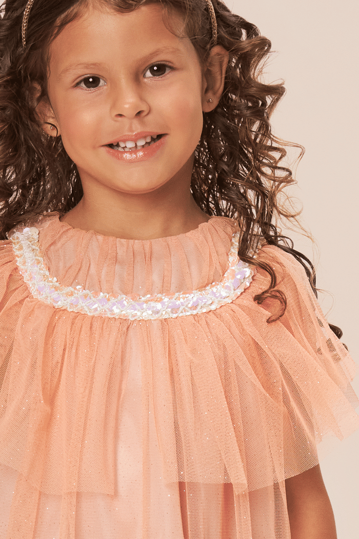 Vestido de tule com brilho
