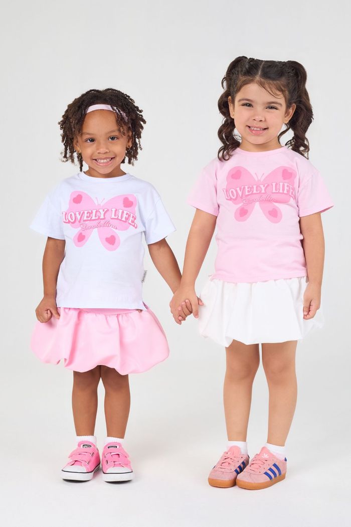 T-shirt com silk de borboleta