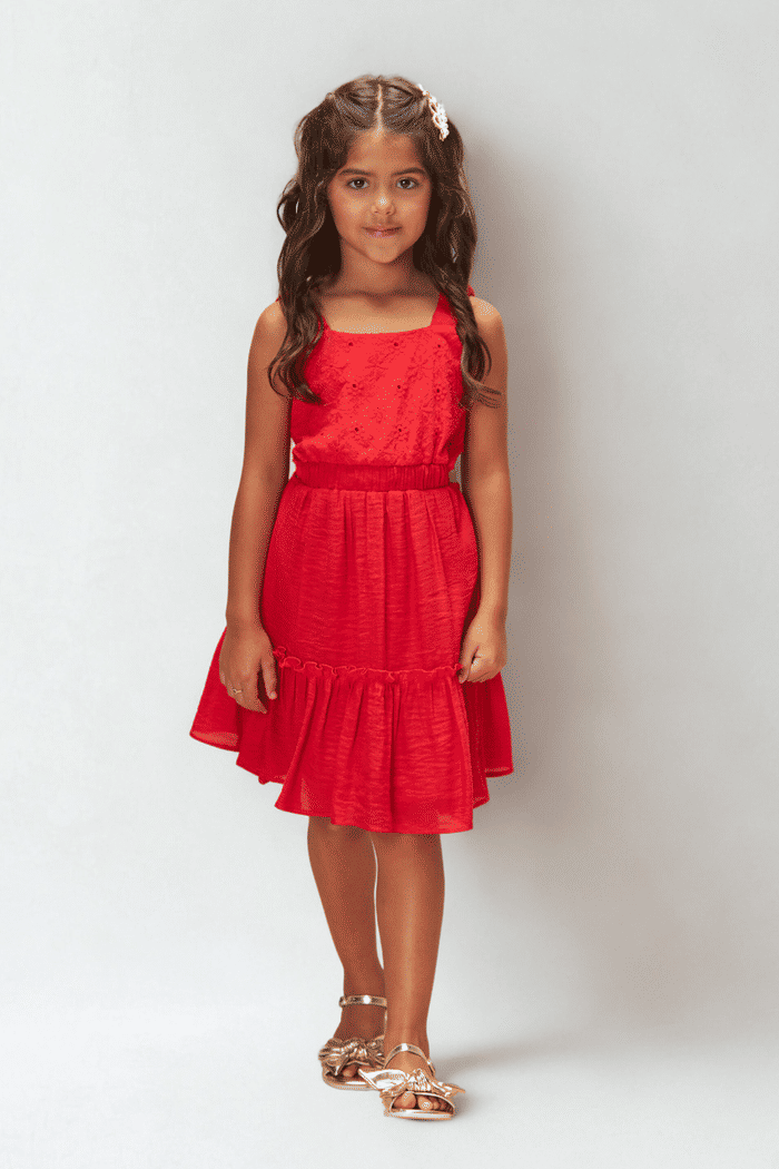 Vestido com detalhe laise