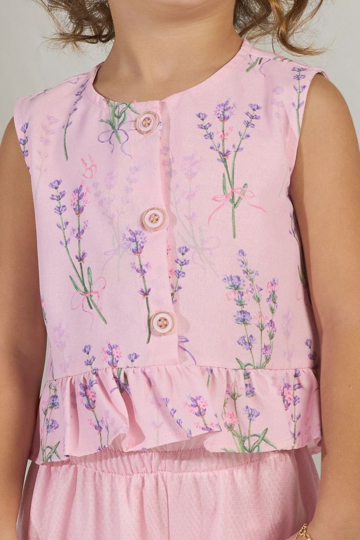 Conjunto blusa e pantacourt com estampa de lavandas